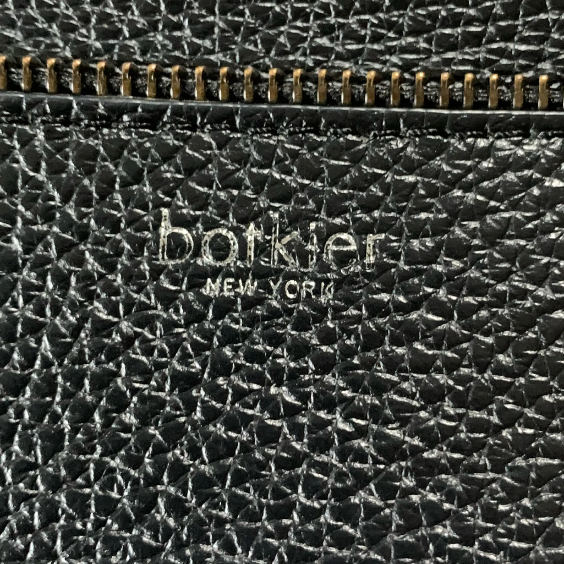 100% Pebbled Leather Botkier Large Tote Handbag with Zipper Accents Snap Pocket - Image 4