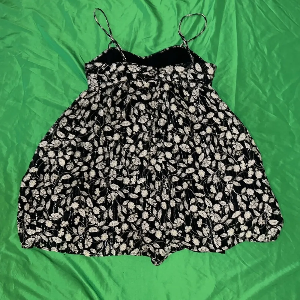 Zara Floral Metallic Elegant Babydoll Romper size Small - Image 3