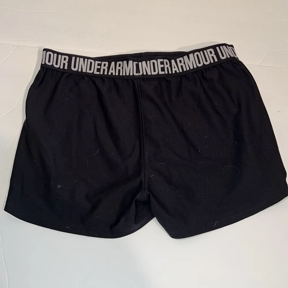 Under Armour Shorts Womens Medium Black Loose Fit Heat Gear Athletic Activewear - Image 4