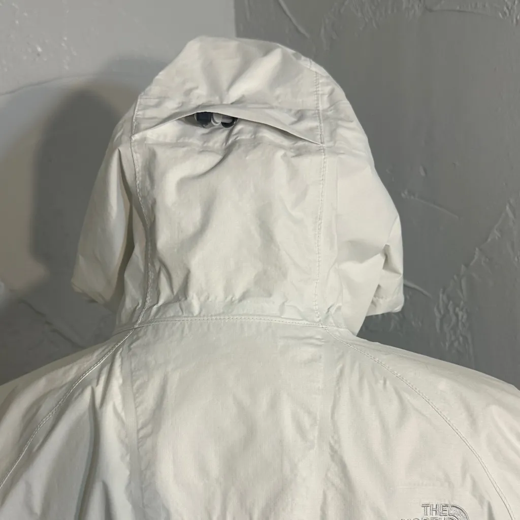 The North Face DryVent Women’s Jacket – White Waterproof-Feel. - Image 7