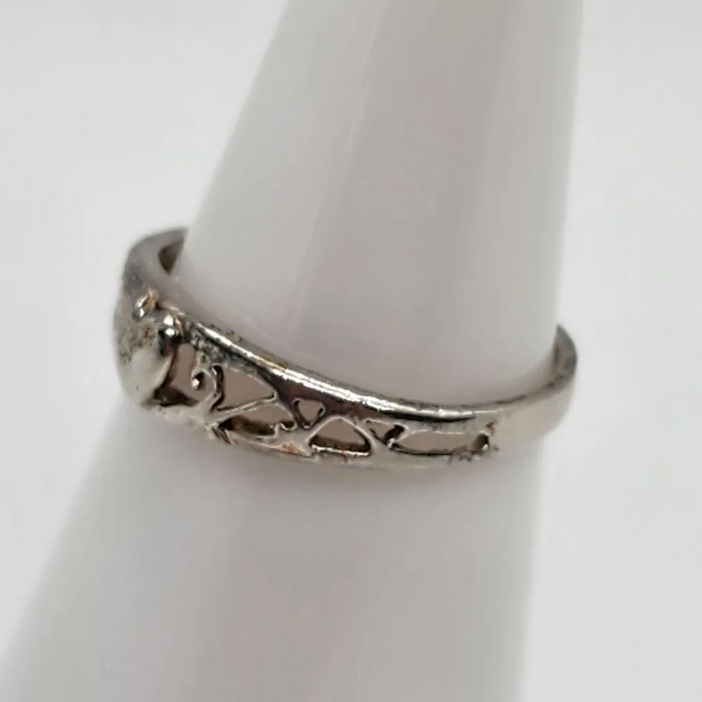 Sterling Silver Heart & Cutout Design Ring (5.5) - Image 2