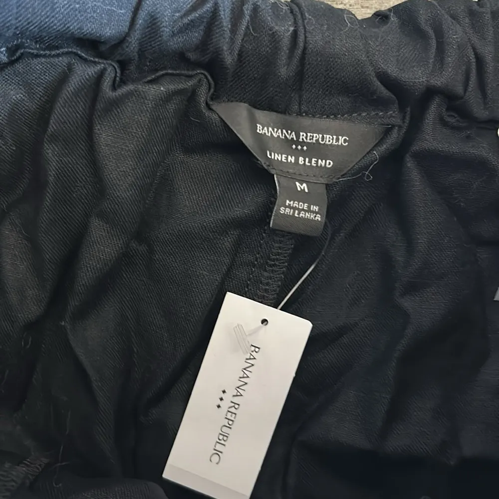 Banana republic Linen blend black shorts - Image 2