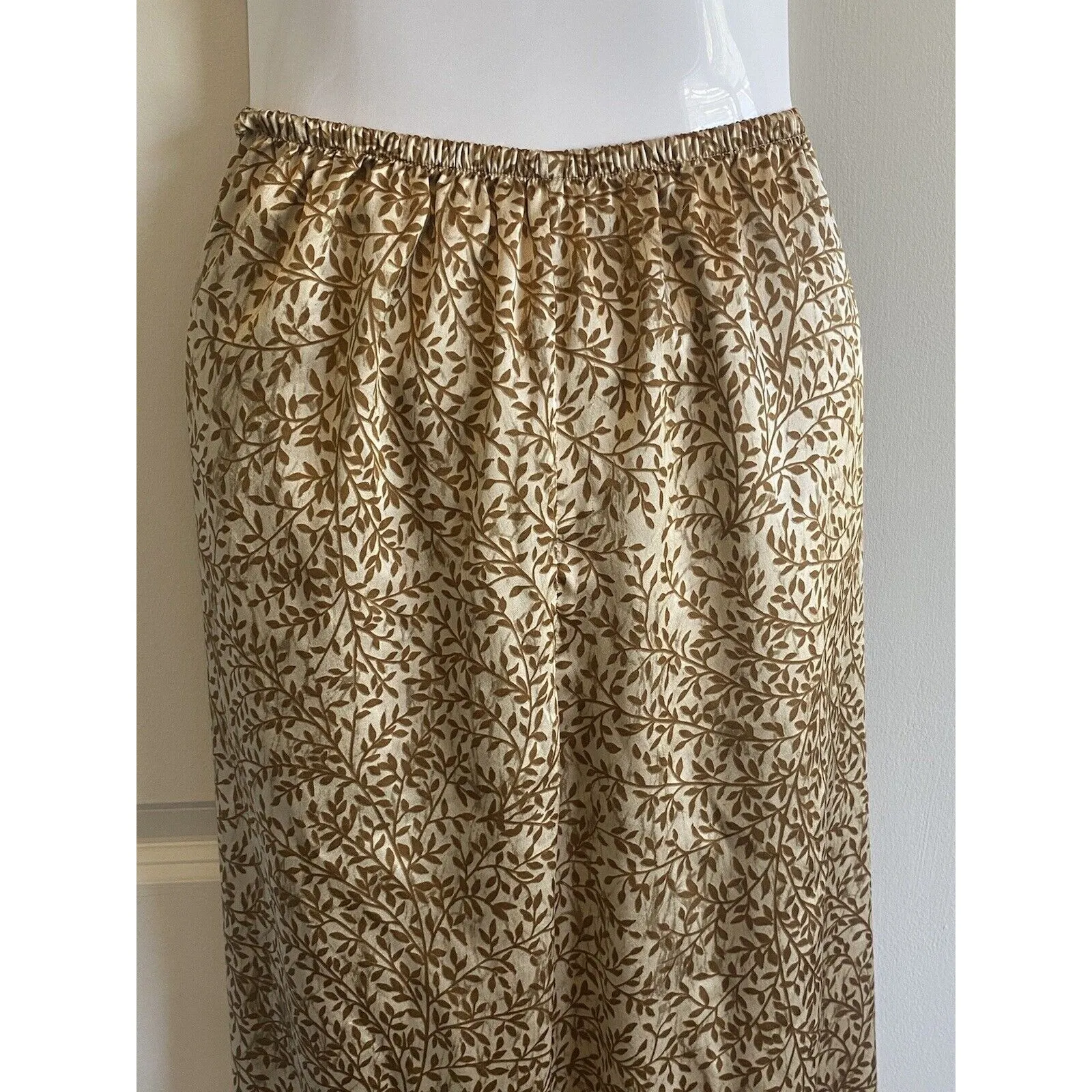 Victoria's Secret Silky Pajamas Tank Top Long Pants  Leaf  Floral print  Sz med - Image 7