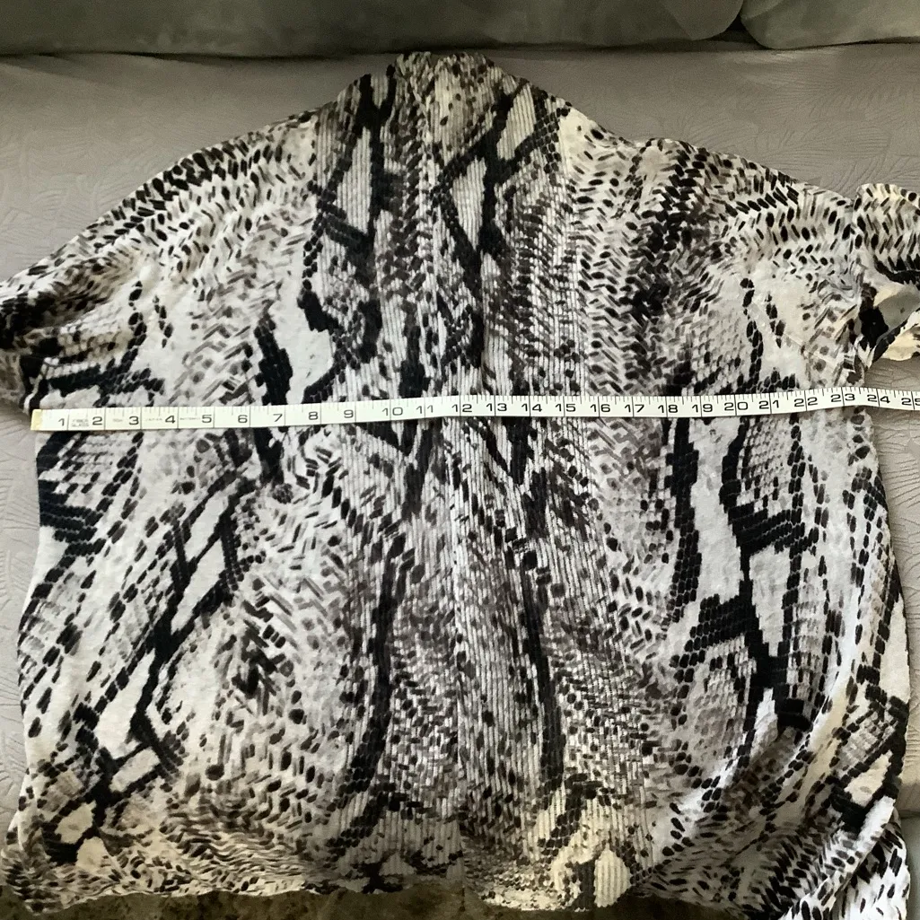 Lightweight button less cardigan 🌷🌷 - Image 7