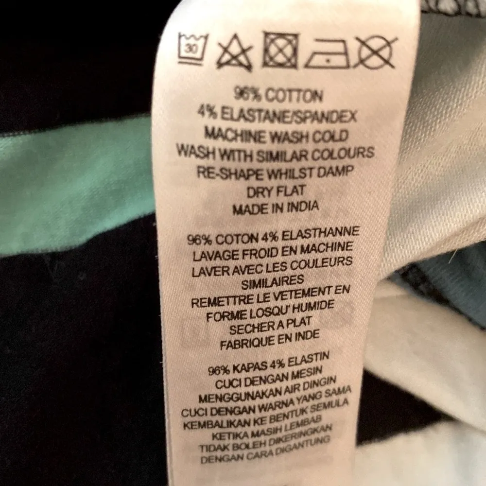 French Connection Cotton sleeveless stretch tee shirt dress.Size10. Fitted top. - Image 4