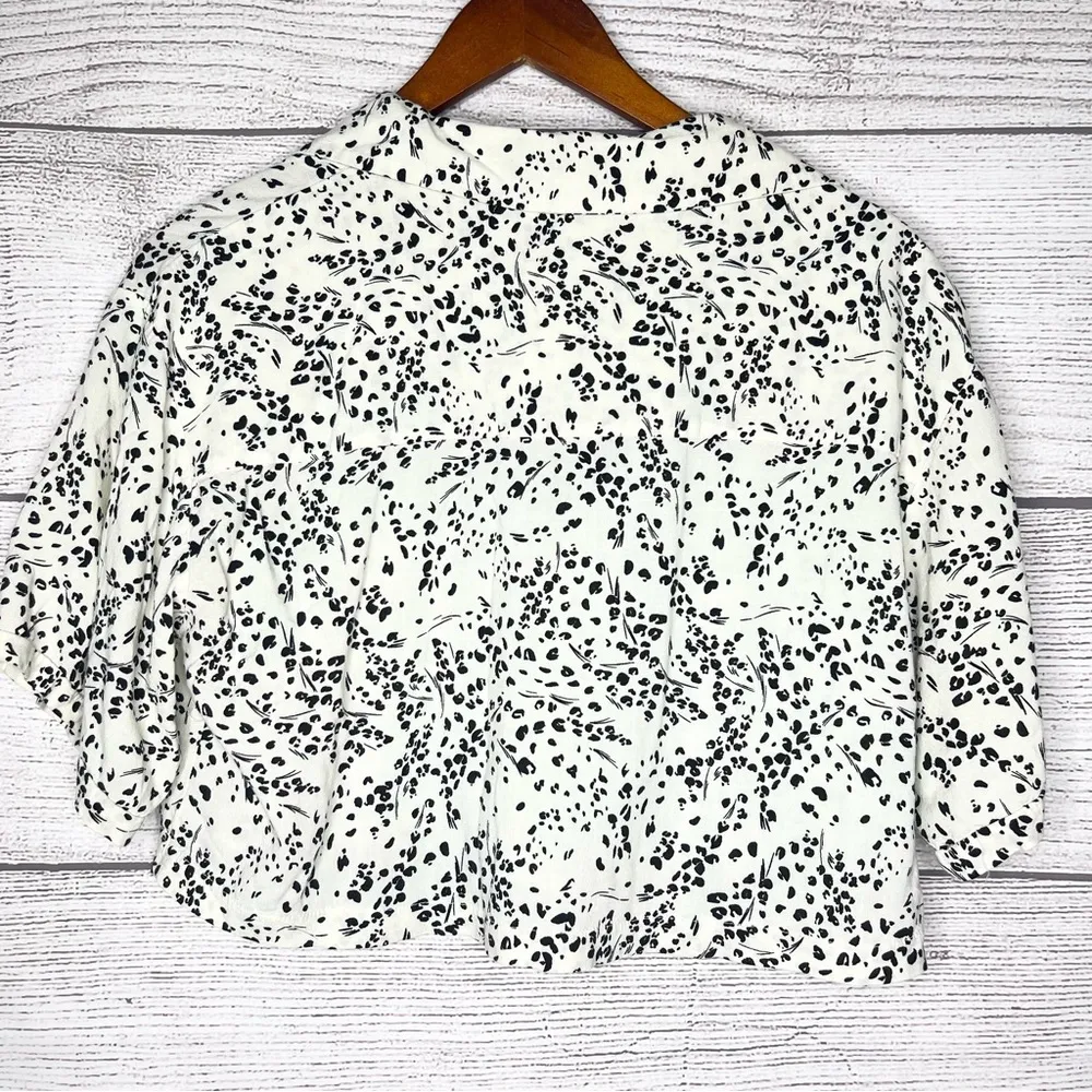 Kirious Black & White Printed Cropped Button Up Top Size Medium Linen Blend - Image 6