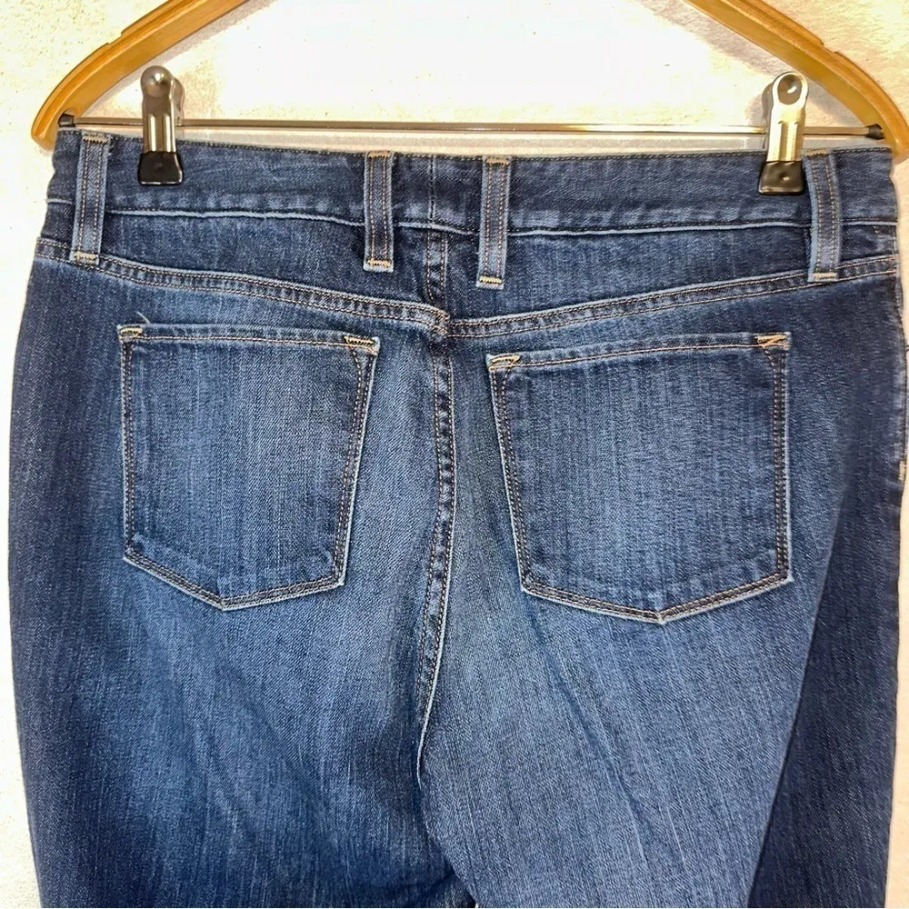 L.L.Bean Favorite Fit Straight Leg Distressed Jeans Women's Size 8 Reg Med‎ Blue - Image 4