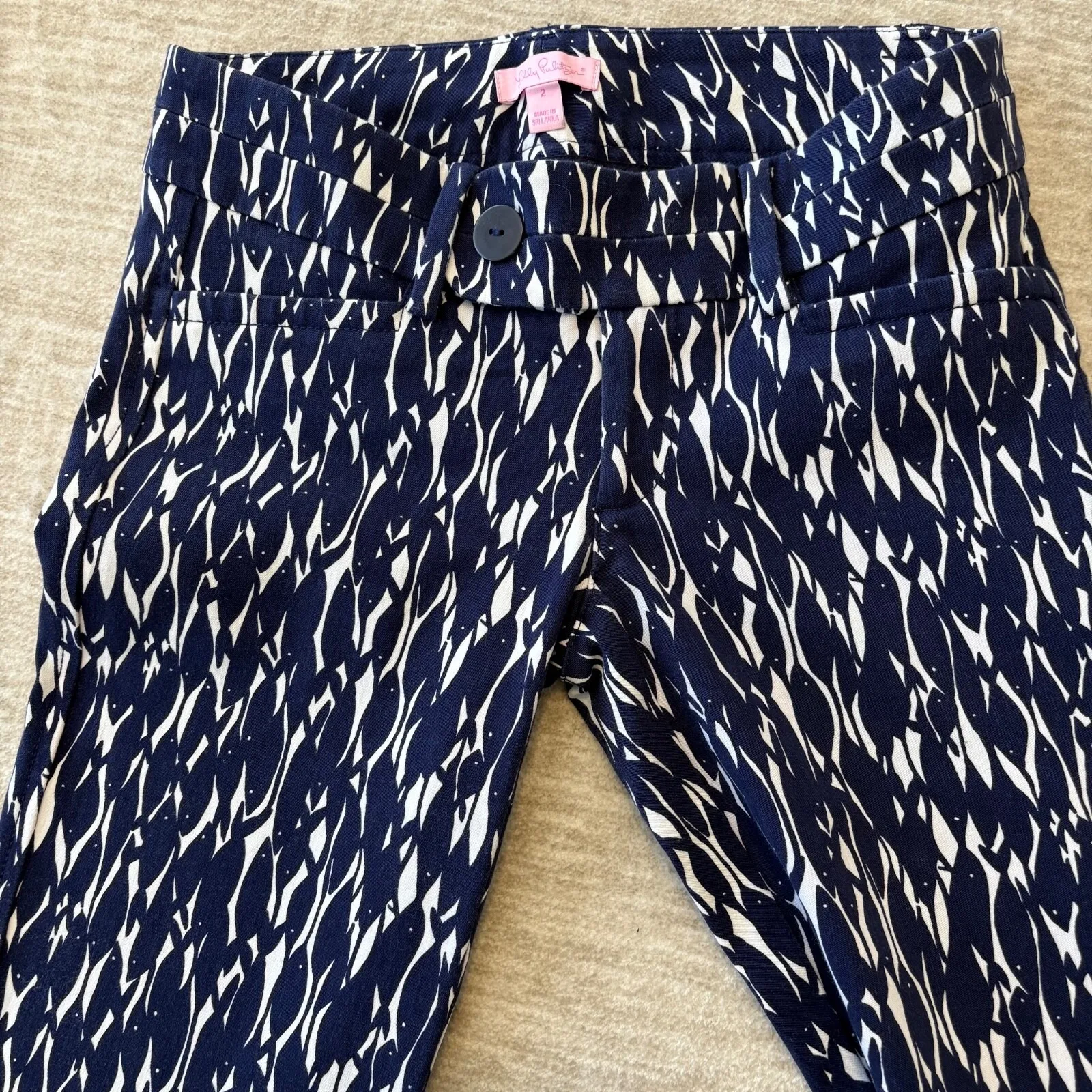 Lilly Pulitzer Go Fish Blue & White Pants Ankle Cropped Women's Size 2 Low‎ Rise - Image 3