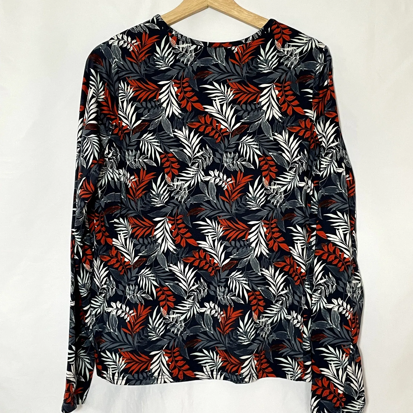 Hang Ten rash guard long sleeved leaf SPF 50+ women's size large crewneck top - Image 6