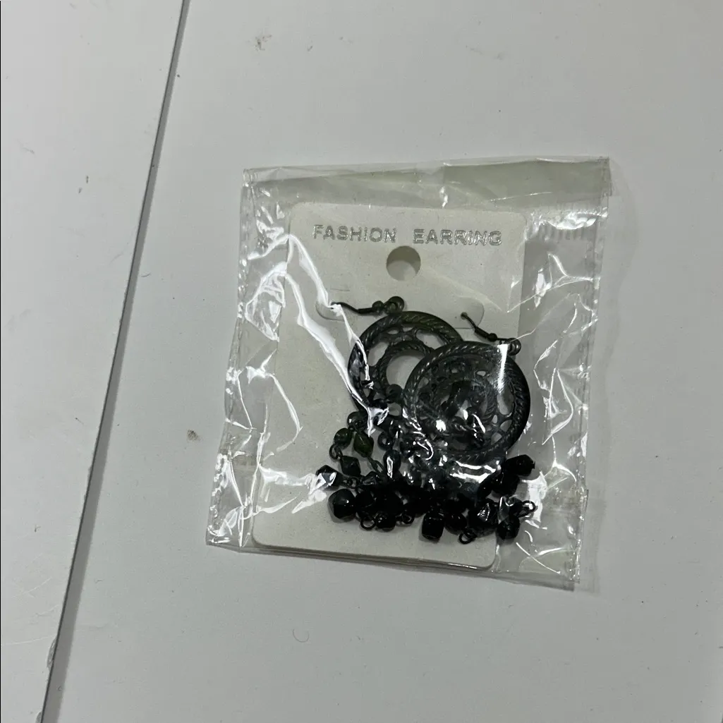 Chic Black Hoop Earrings - Image 8