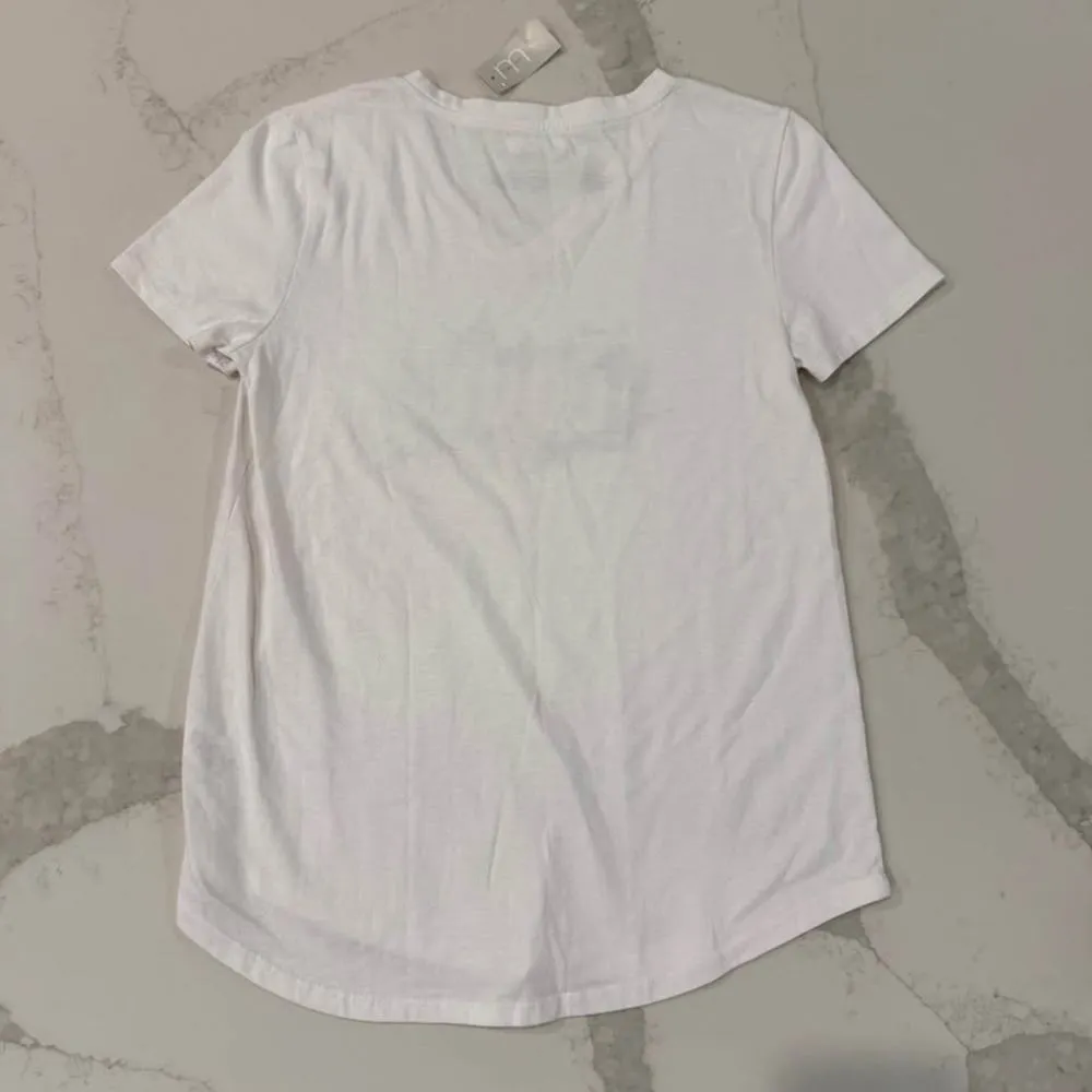 Maurices NWT Love White VNeck Short Sleeve T-Shirt Womens Size Small Floral Cute - Image 5