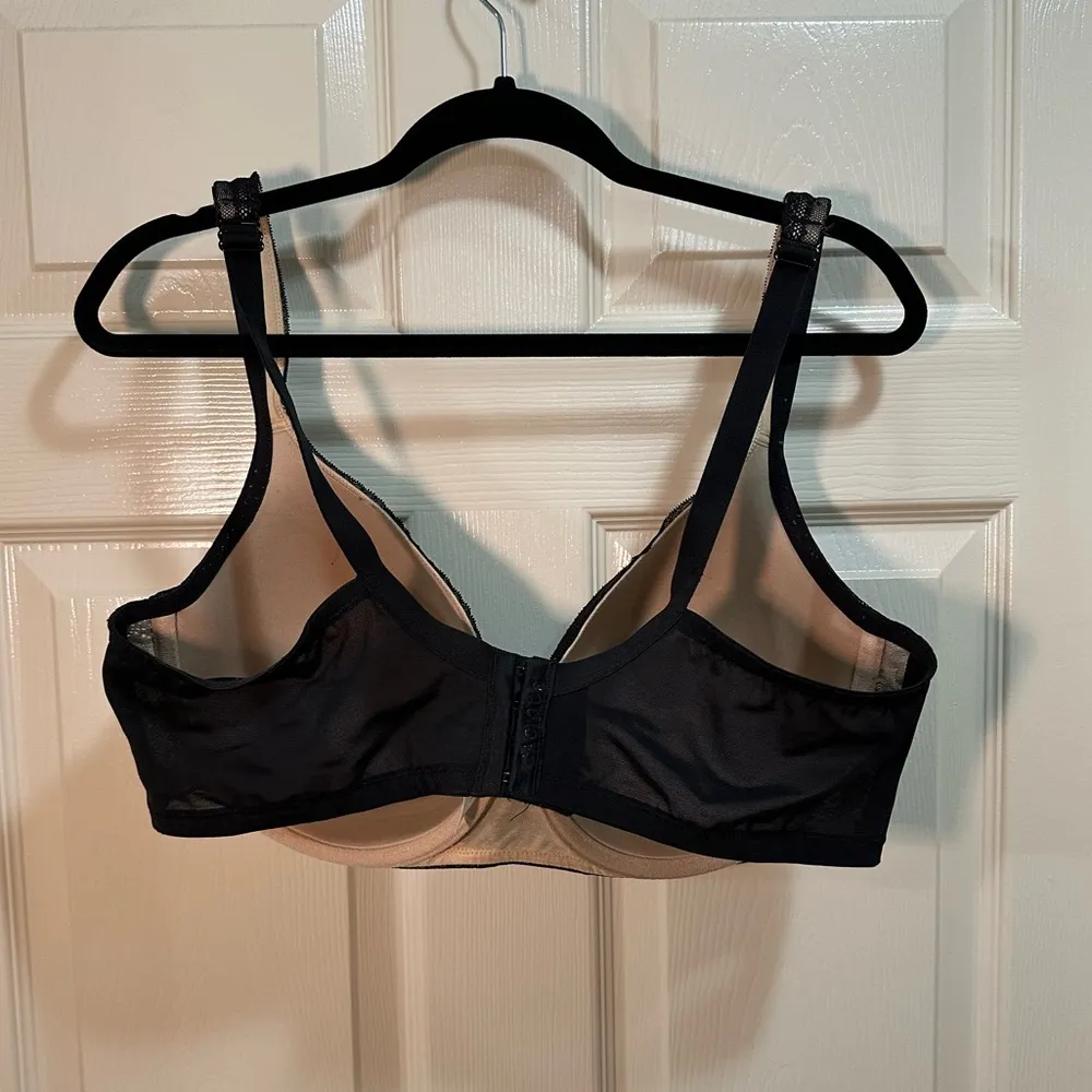 Cacique Lightly Lined Balconette Bra Size 44DD Black Lace Floral Underwire - Image 4