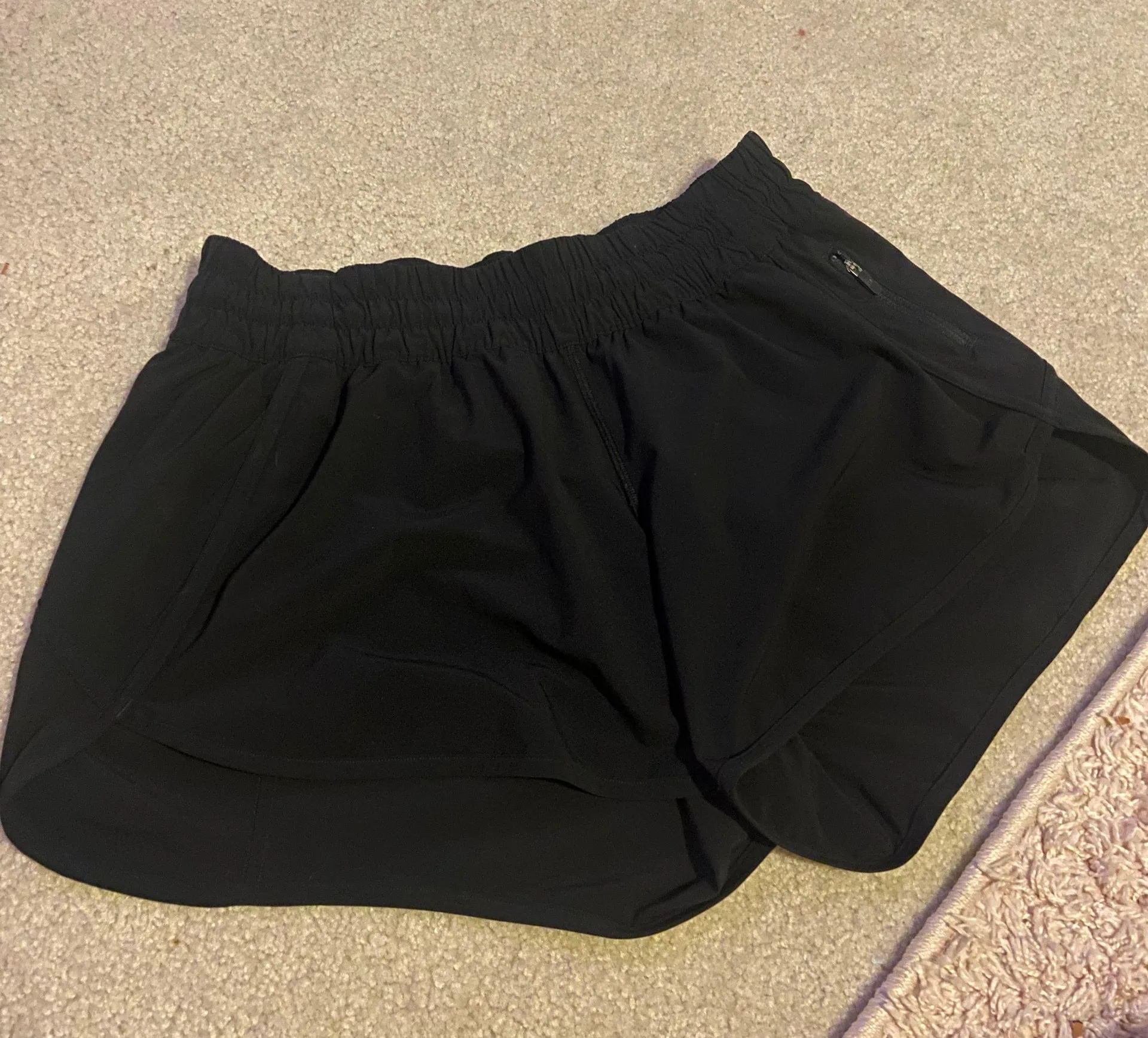 Lululemon BLACK TRACKER SHORTS - Image 2