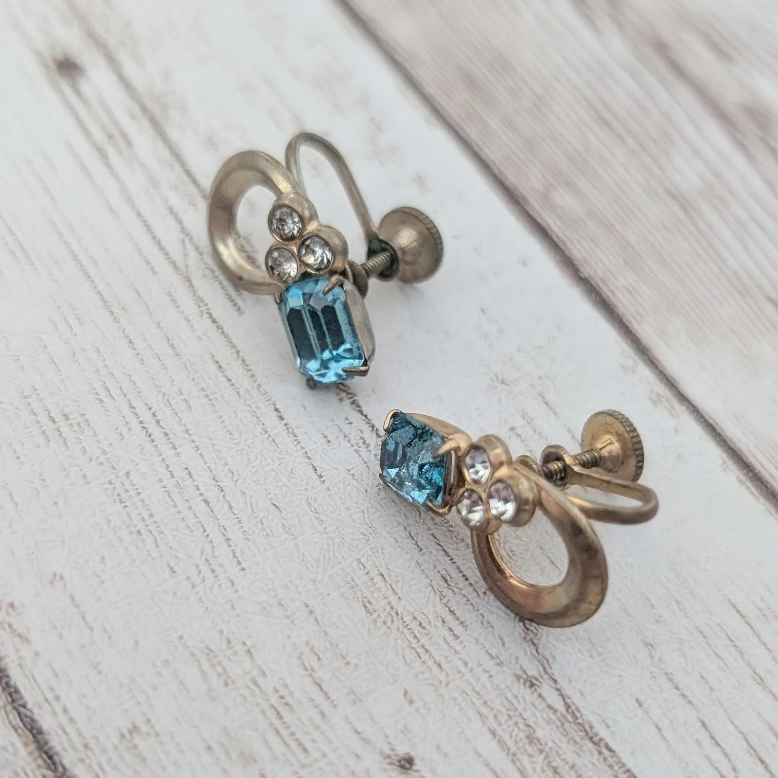 Vintage Screw On Earrings Turquoise Tone & Clear Gem - Image 3