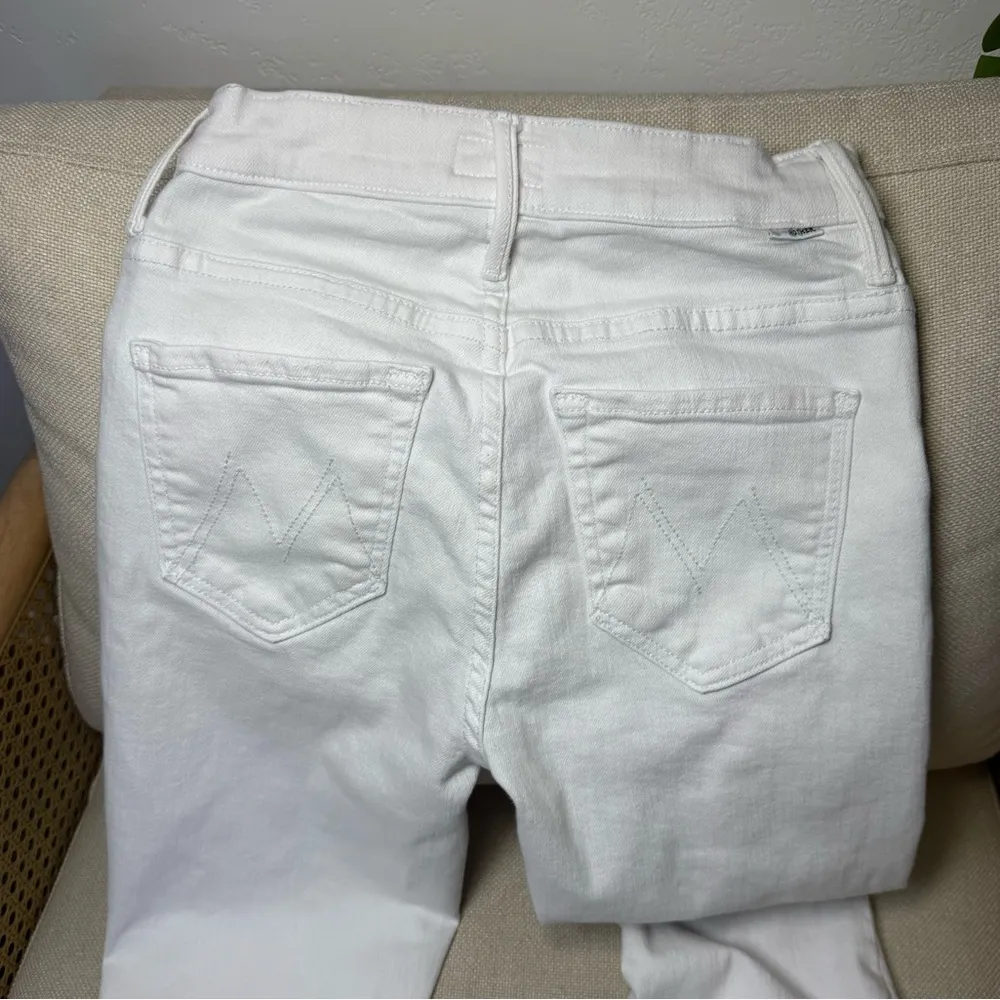 MOTHER denim The Weekender Fray Flare Jeans - Image 10