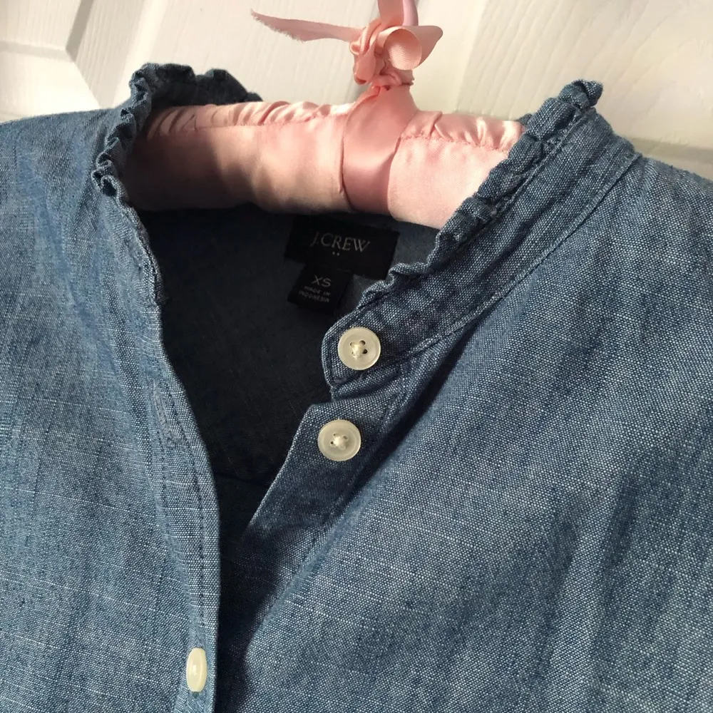 button down pleated collar denim shirt, women size xs, 100% cotton - Image 8