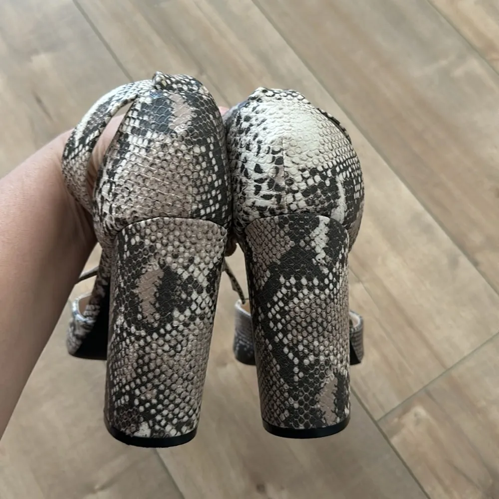 4/$25 Charlotte Russe Snake Python Print Block Heel Pointy Pumps Sz 10 - Image 7