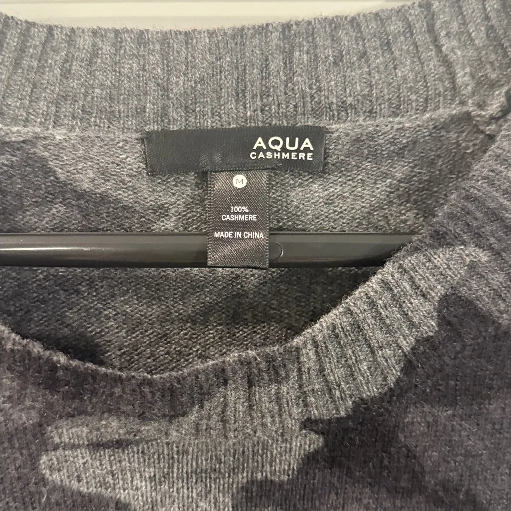 Aqua Camo cashmere sweater medium - Image 3