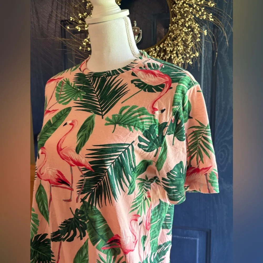 Old Navy Pink and Green Short Sleeve Tee size Small - Image 2