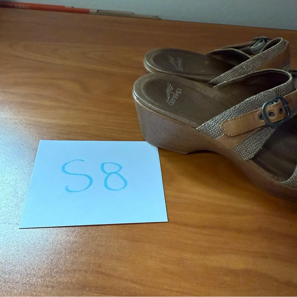 Dansko Jessie‎ Sand Lizard Wedge Sandals Double Strap Buckle 9700032279 Size 40 - Image 9