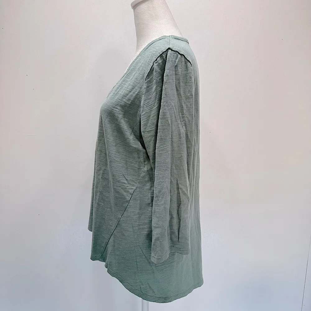 Chico’s The Ultimate Tee 3/4 Sleeve Slub Knit in Sage Green Size 1/Medium - Image 3