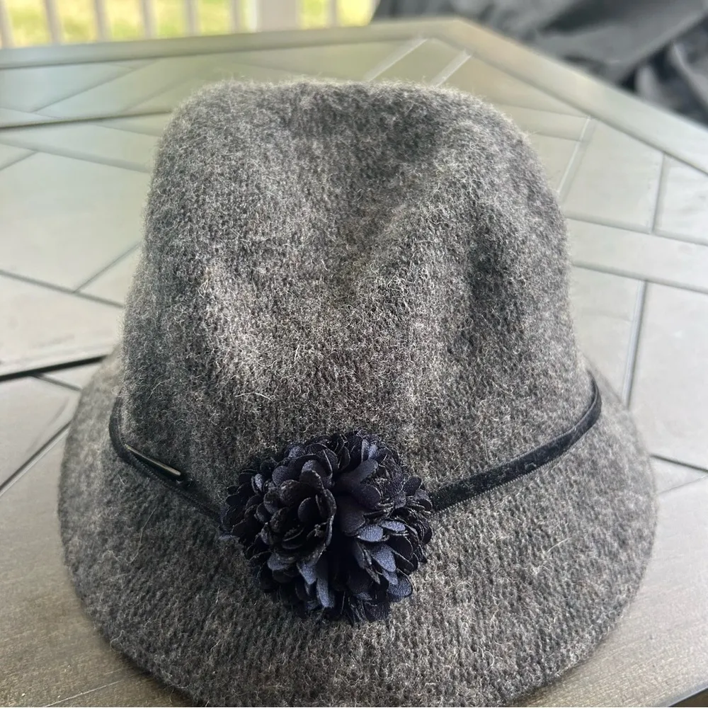 Betmar New York wool blend florette embellished ladies hat, one size grey Gray - Image 8