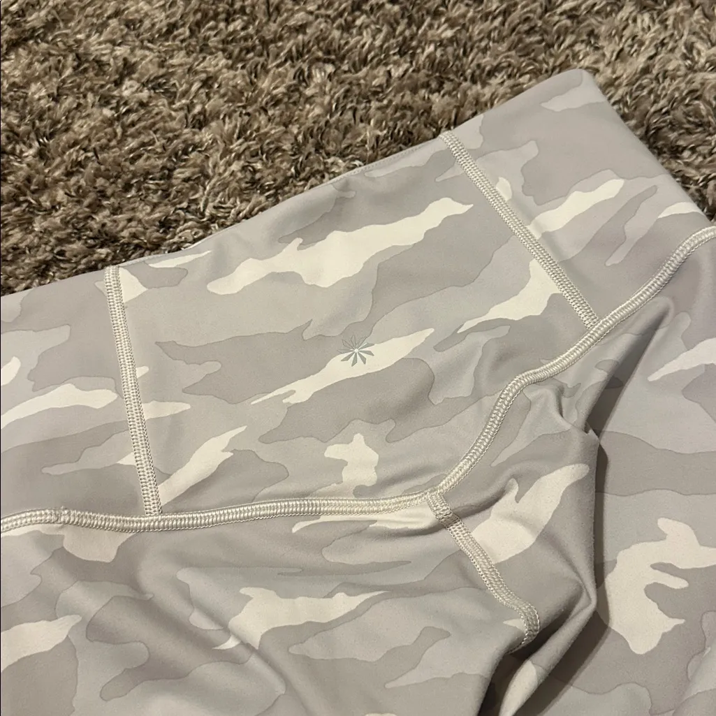 Athleta Elation 7/8 Tight Grey Camo Small Petite - Image 3