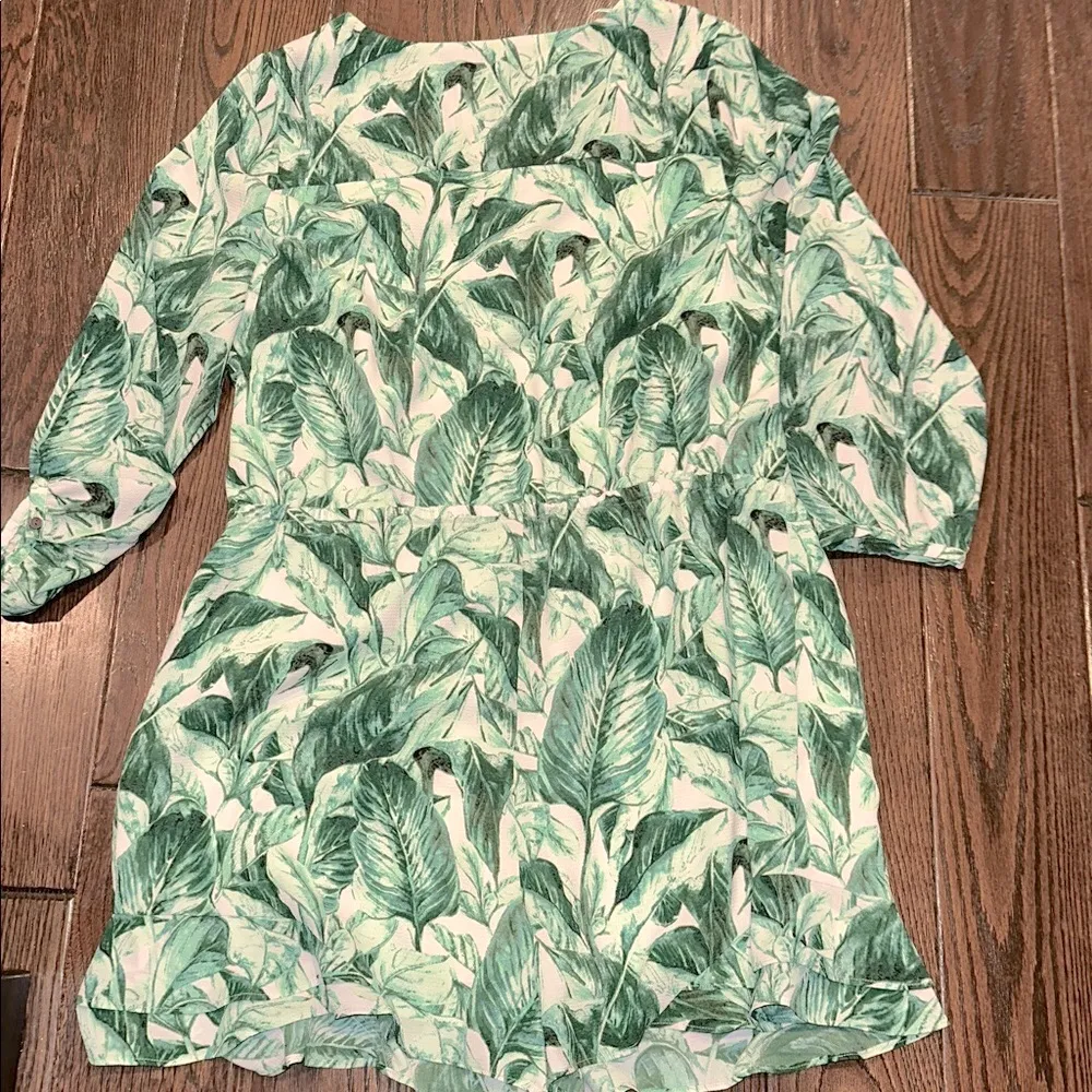 Kaari Blue Leaf Patterned Green romper size XLarge - Image 6