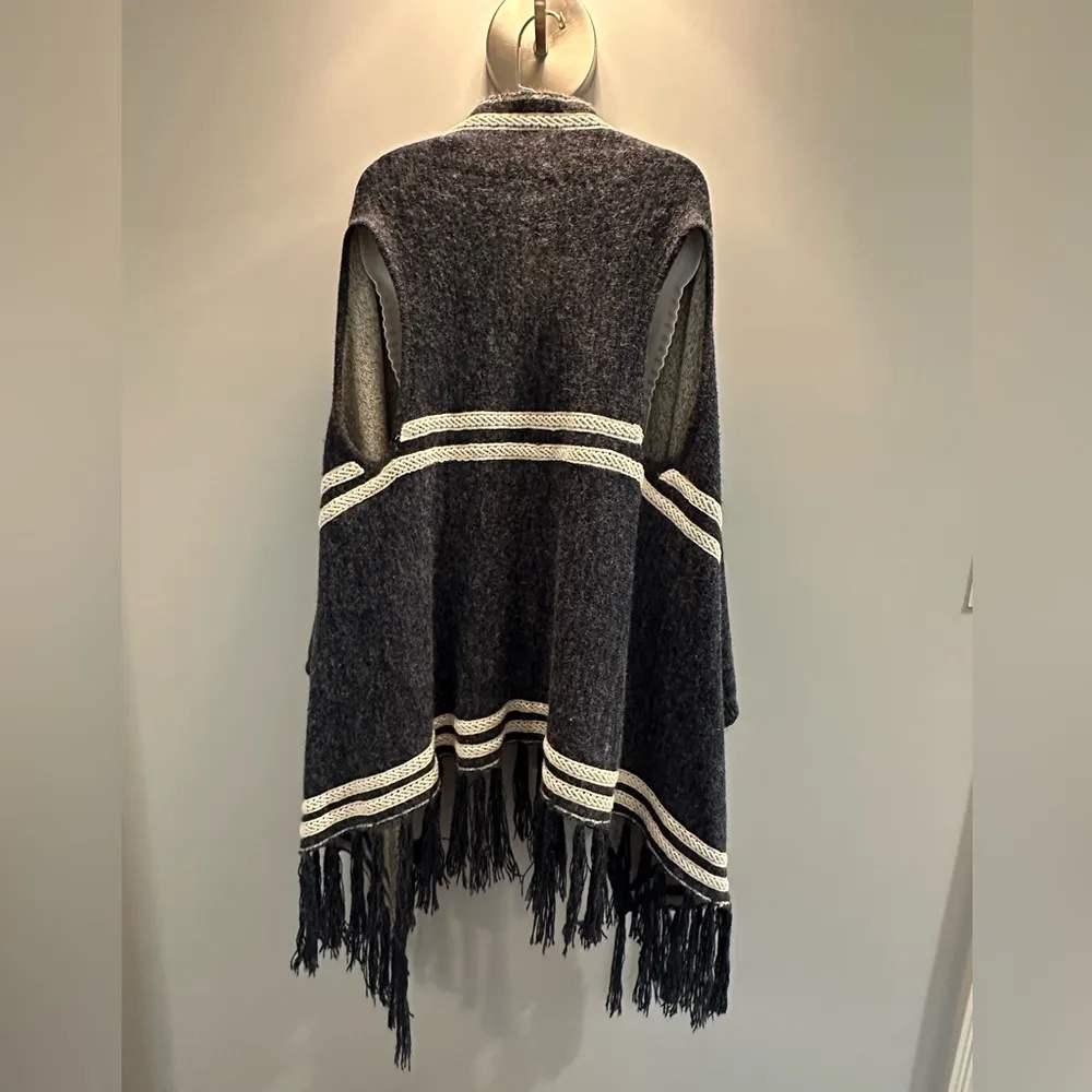 Anthropologie Paper Crane reversible fringed tassle sleeveless cardigan … - Image 3