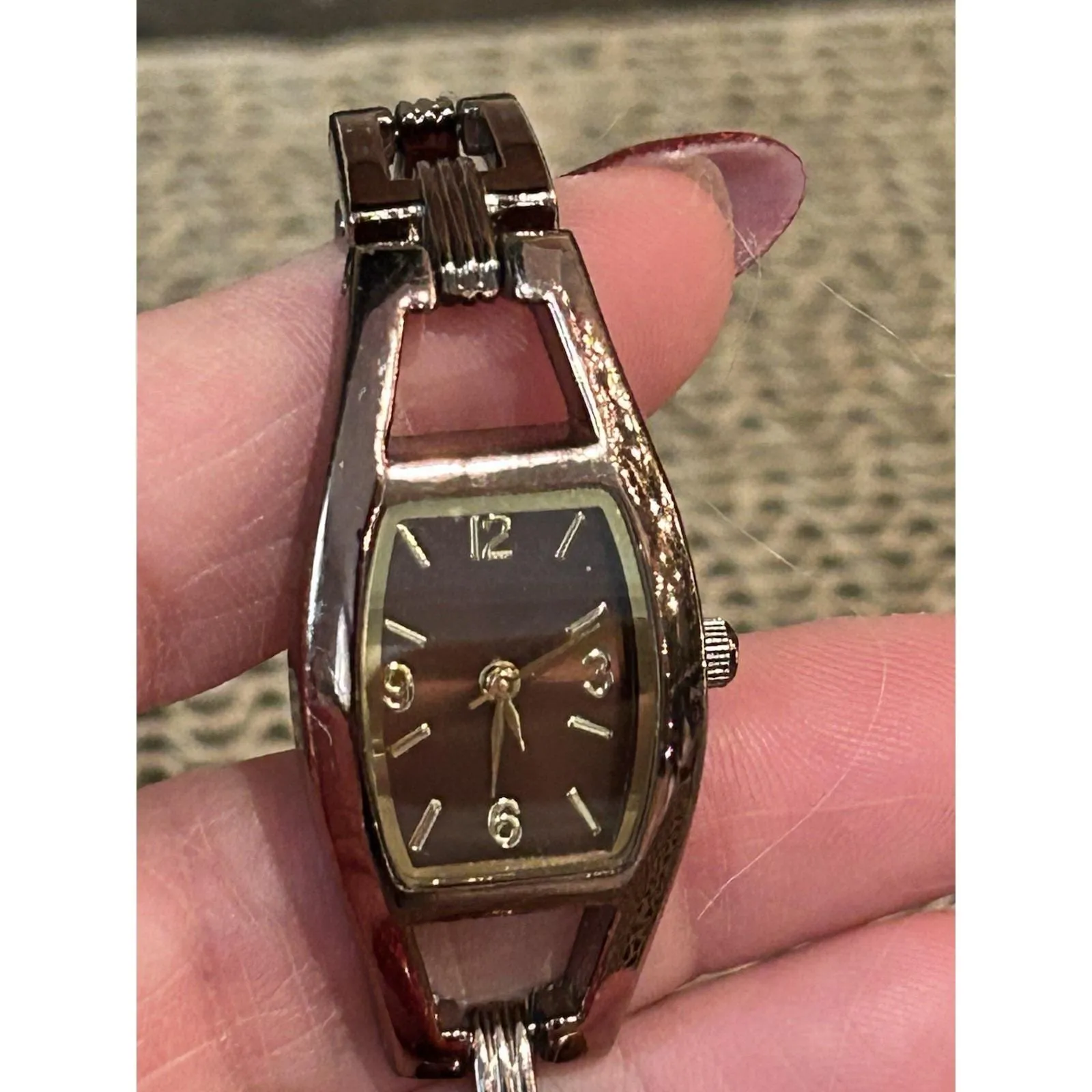 Source Unknown Women's Fashion Watch Metallic Brown Working New Battery - Image 2