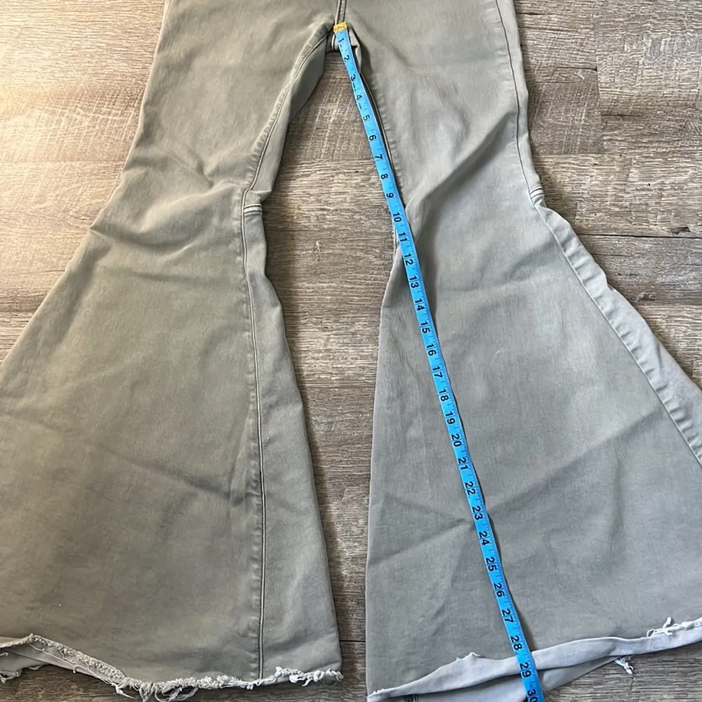Free People Just Float On Olive Flare Jeans Size 26 - Image 5