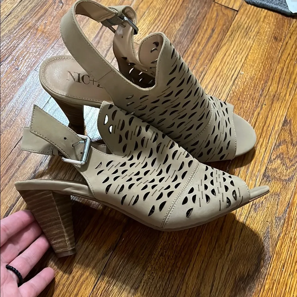 NIC+ZOE Tan Cutout Sandals - Image 4