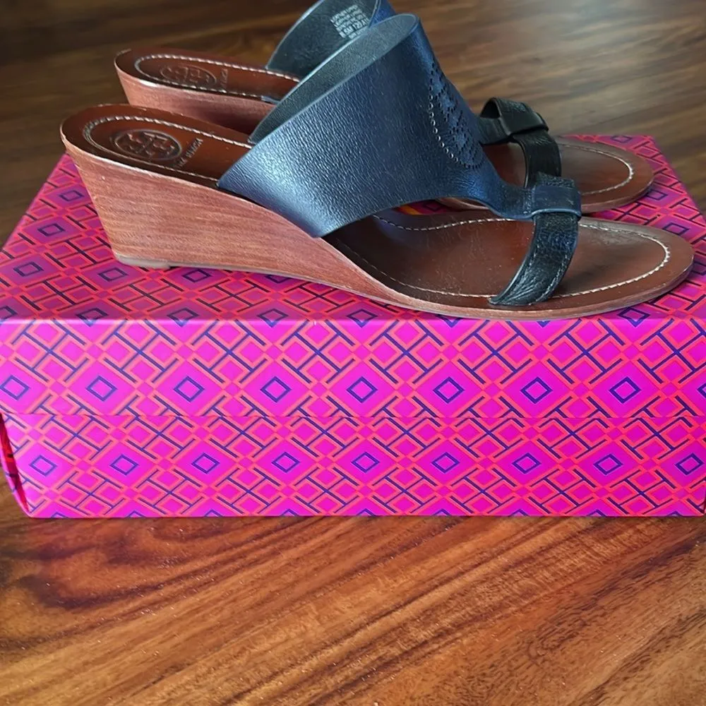 Tory Burch Navy/Black Perforated Logo Wedge Size 8.5 - Image 6