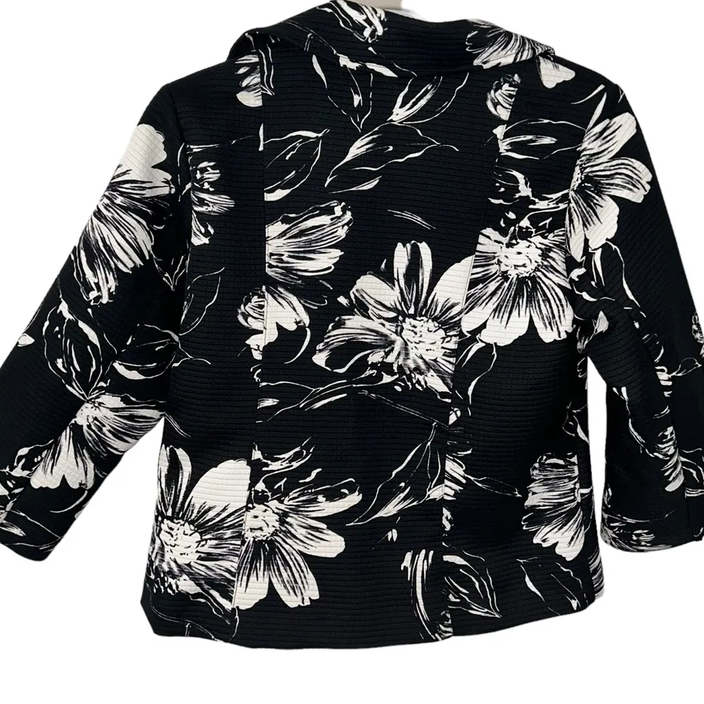 Black & White Floral Design Jacket Vintage Blazer Coat Women’s Size Petite Small - Image 5