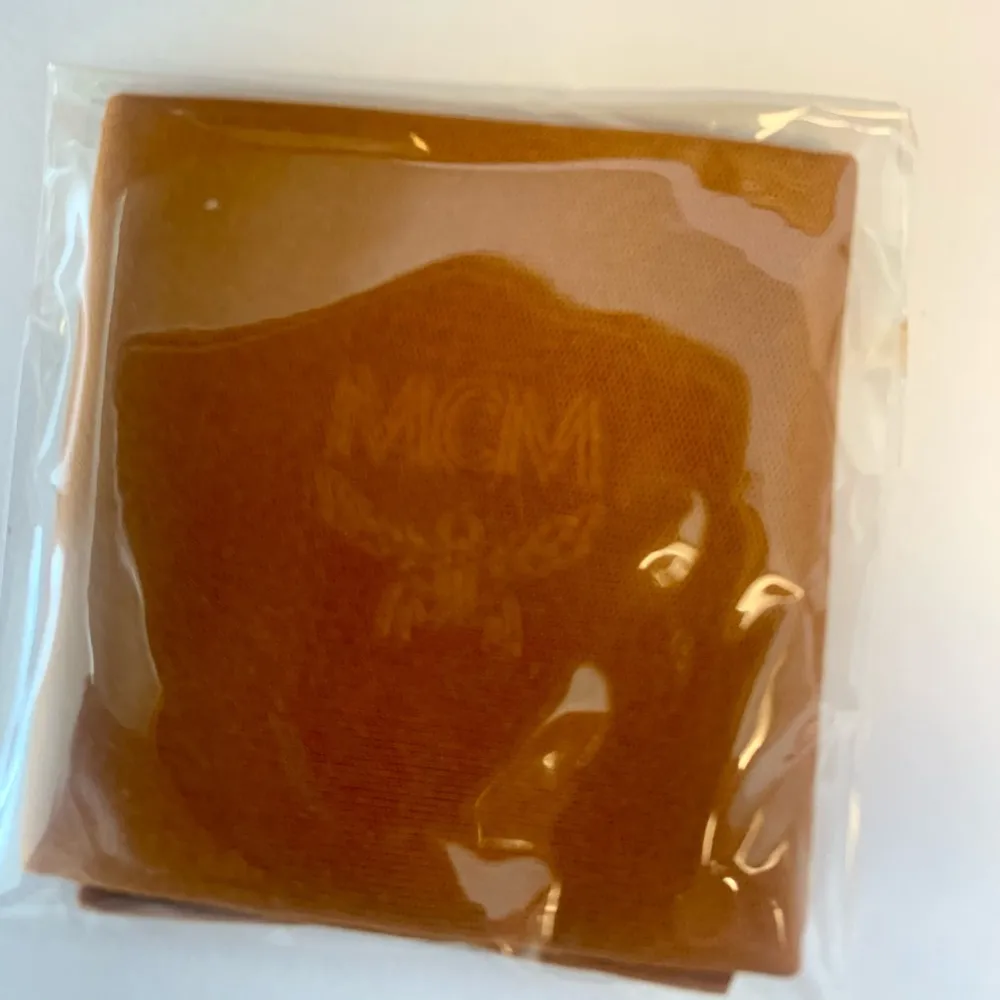 MCM hard Sunglasses case with Cleaning cloth New - Image 8