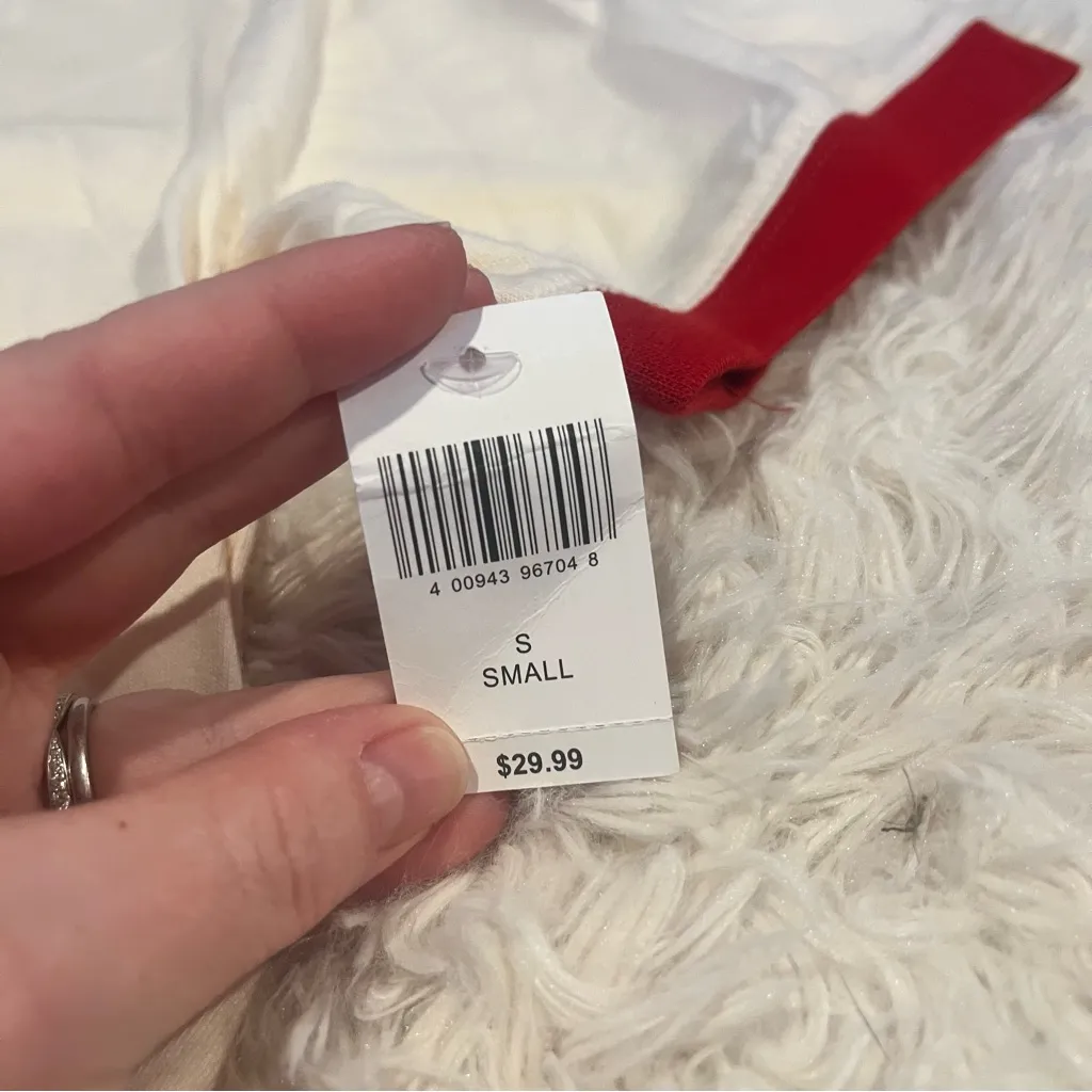 NWT Disney World Cream and Red Mickey Mouse T-Shirt Size S see pics - Image 3