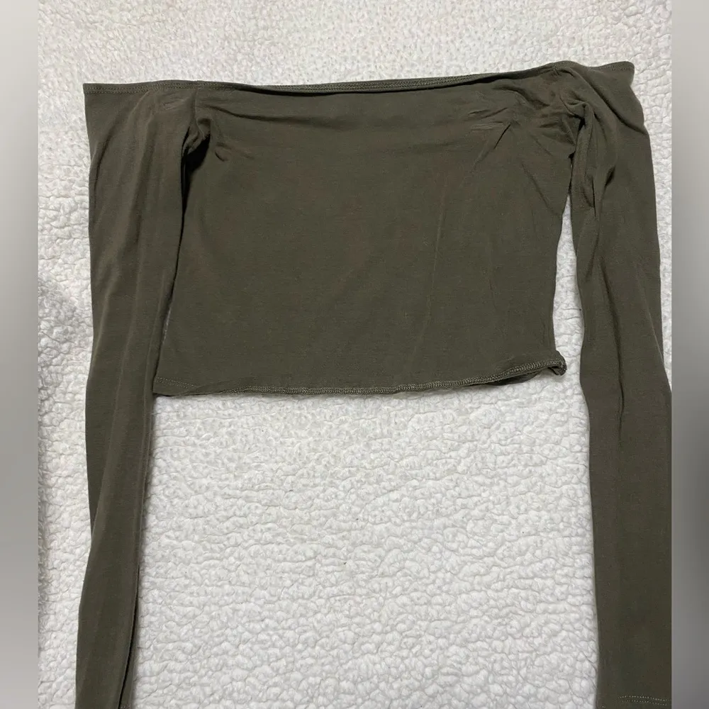 Garage Olive Strapless Longsleeve Crop Top - Image 3
