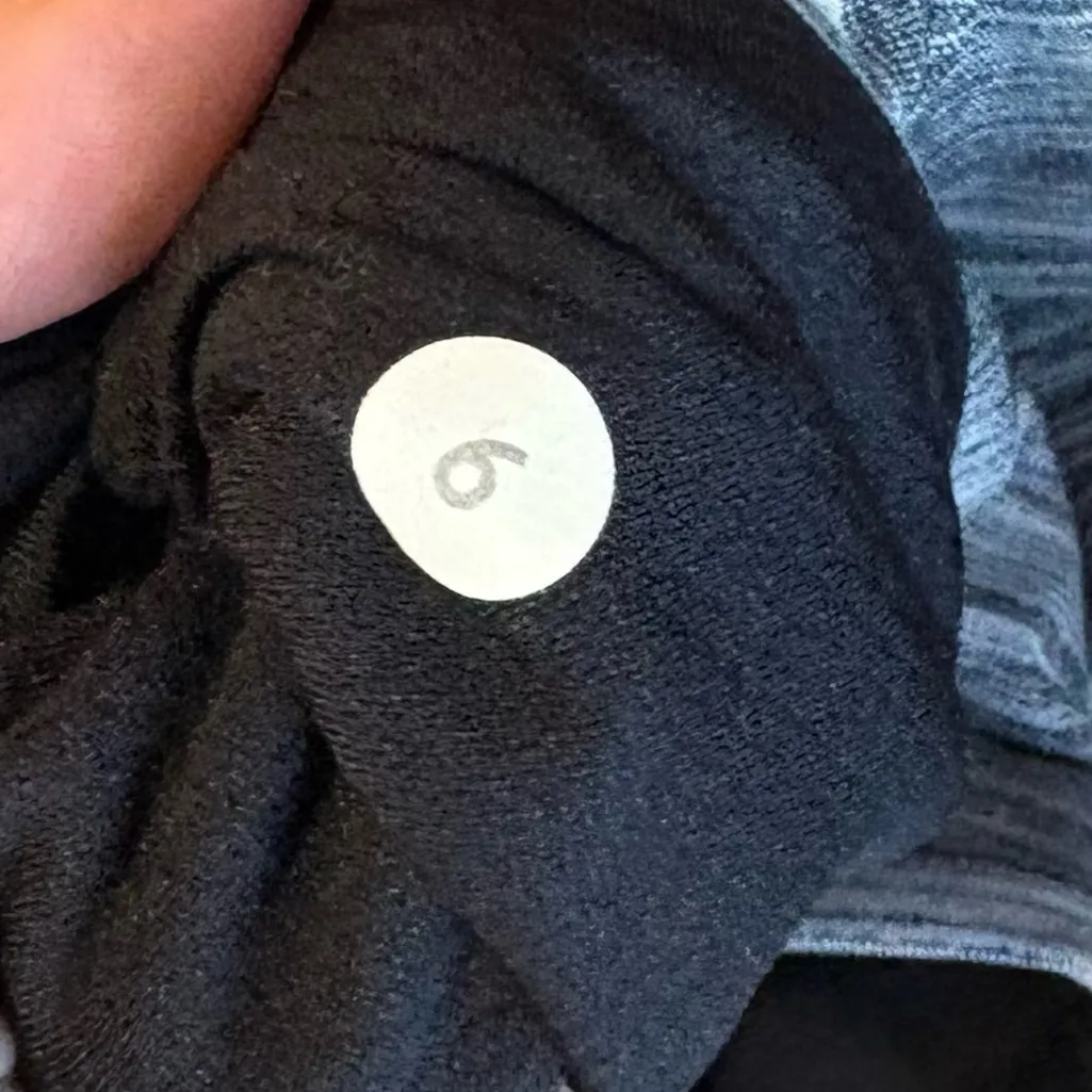 Lululemon gray‎ striped capri leggings 6 - Image 4