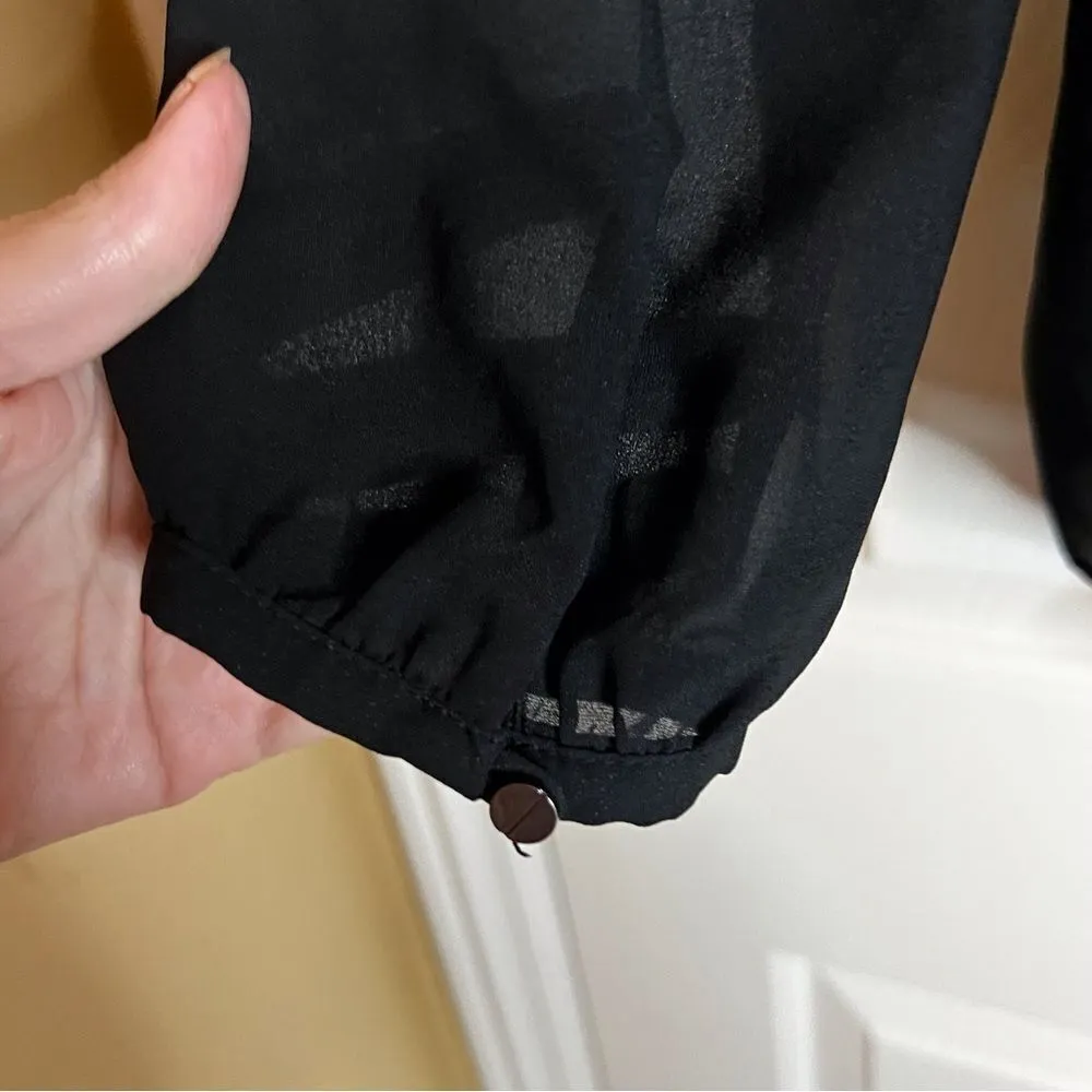 Mossimo Cute Flowy Blouse Size‎ XL. Unique Sleeves. New Condition. Black - Image 5