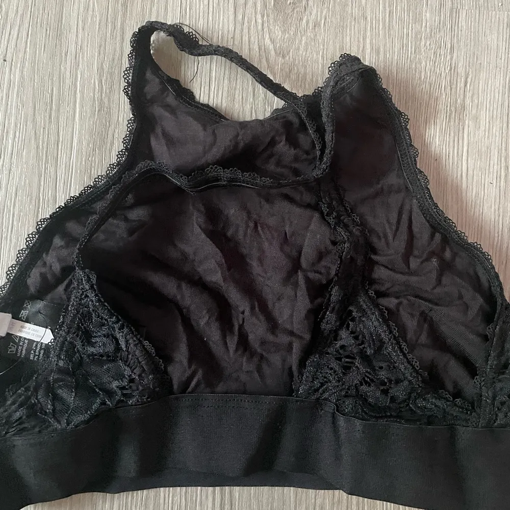NWOT Urban Outfitters Out From Under Floral Lace High Neck Black Bralette Sz M - Image 4