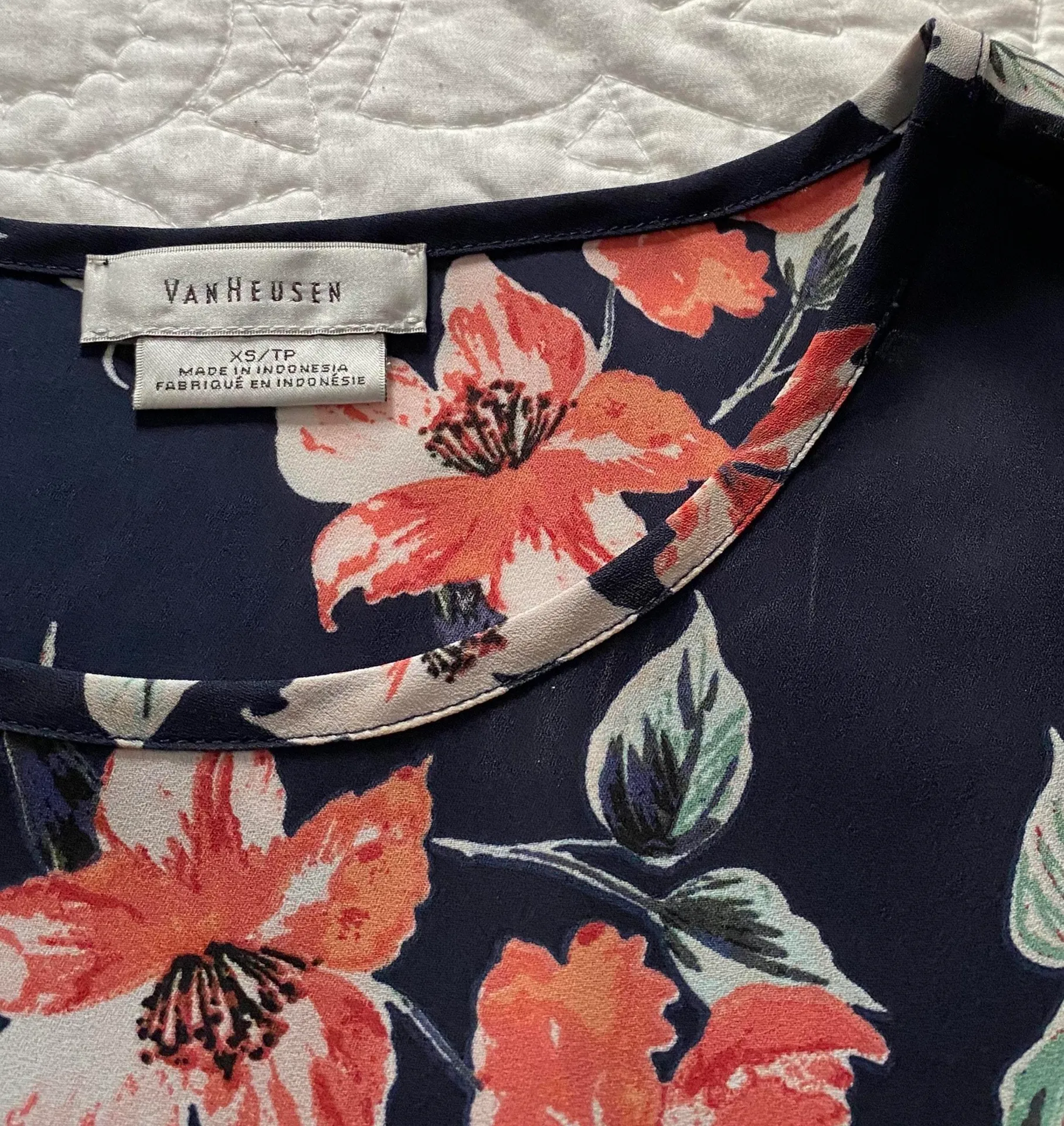 Bell Sleeve Business Casual Top Size XS - Image 4