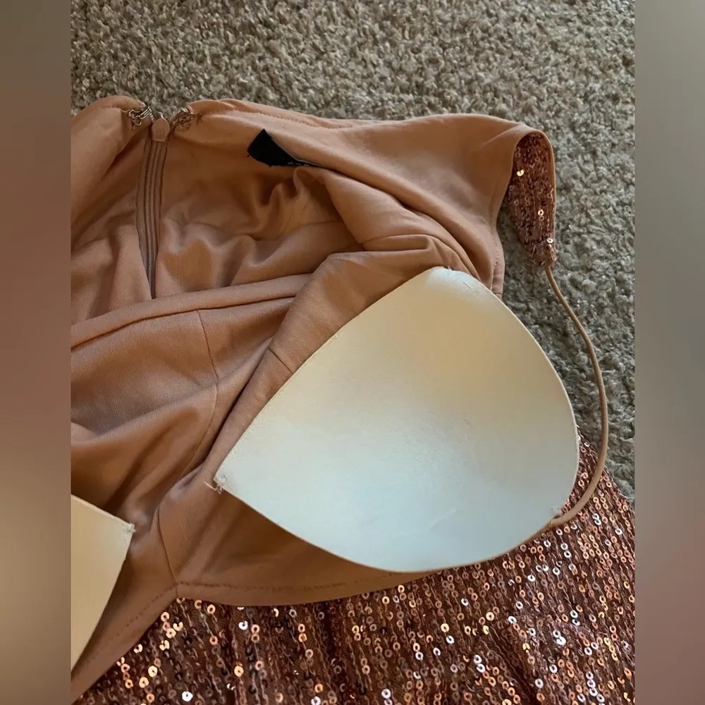 Lulu’s pink sequin dress! - Image 2