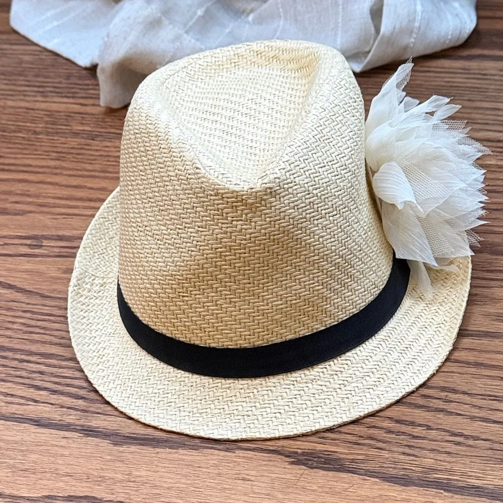 Stylish Straw Fedora with White Flower Accen. One size Tan - Image 4