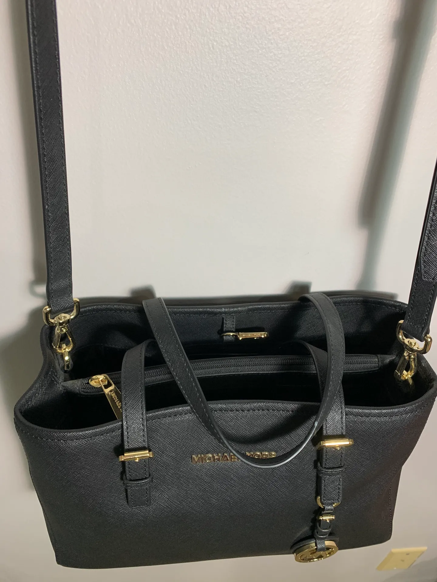 Michael Kors Purse / Should Bag - Image 6