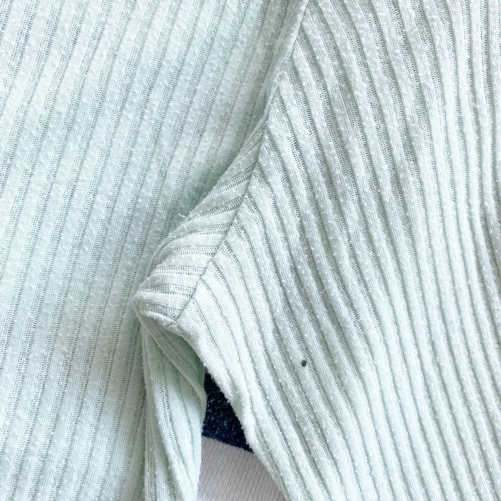 Hollister Crewneck Sheer Pale Green Ribbed Long Sleeve Top Size Medium - Image 5