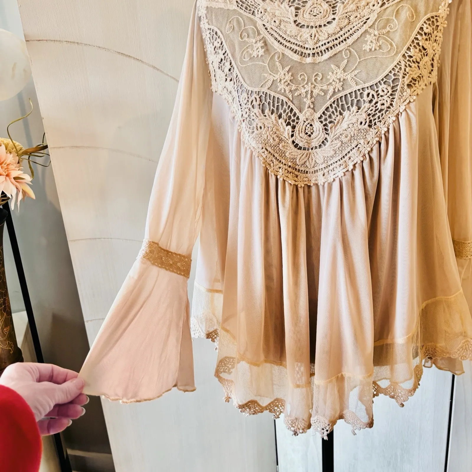 Ultra Pink Beige Lace Blouse Size Small Sheer Mesh Floral Trim Romantic Style - Image 7