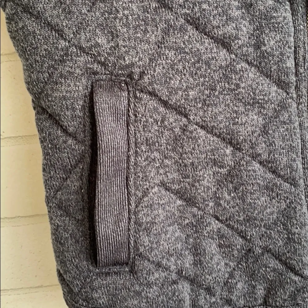 Abercrombie Navy Quilted Knit Vest - Image 4