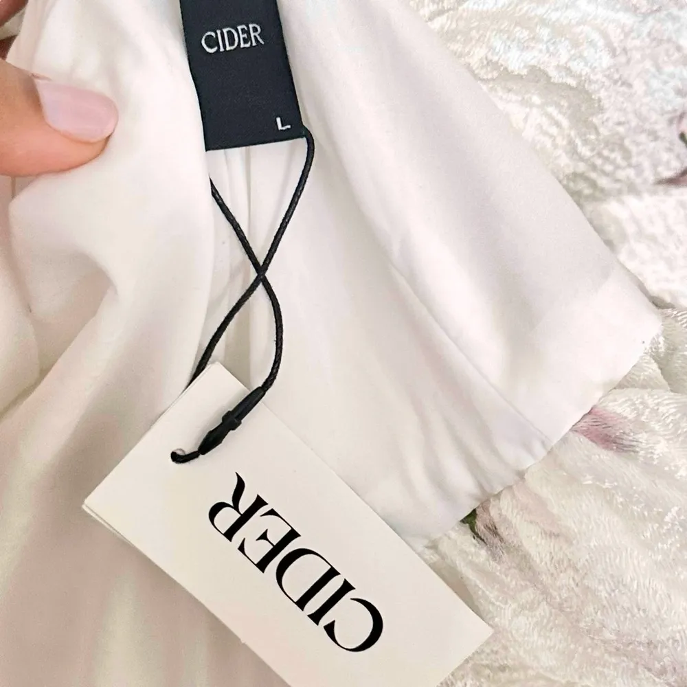 Cider Romance Me Mini Floral White Bubble Hem Dress - Size Large NEW - Image 4