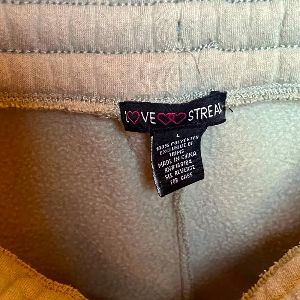 ✨Army Green Comfy Sweat Shorts✨ Size L - Image 3