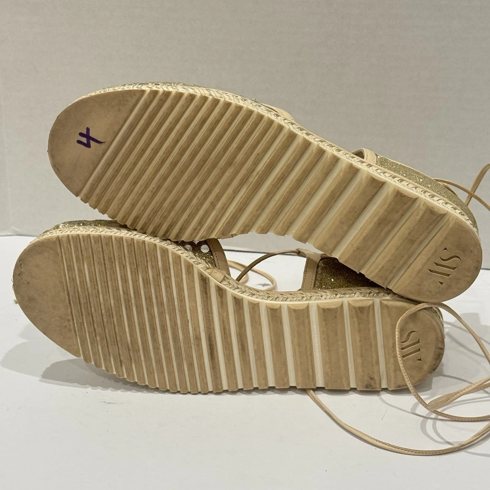 Stuart Weitzman 'Tweety' Strappy ballet Feminine slingback Gold sandals Sz 8.5 - Image 7